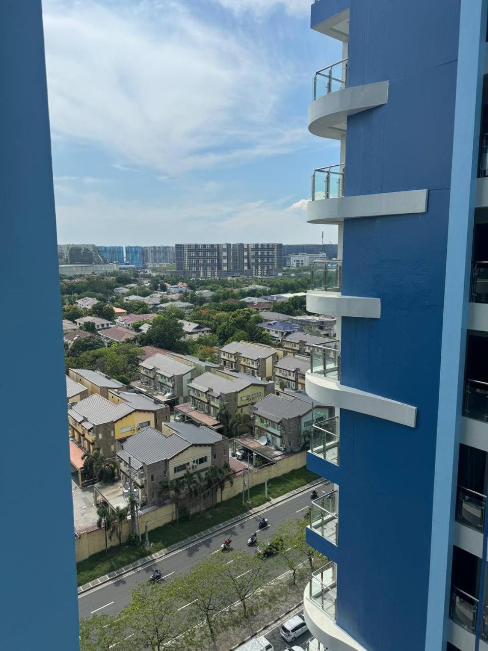 L Condotel Paranaque City Eksteriør bilde