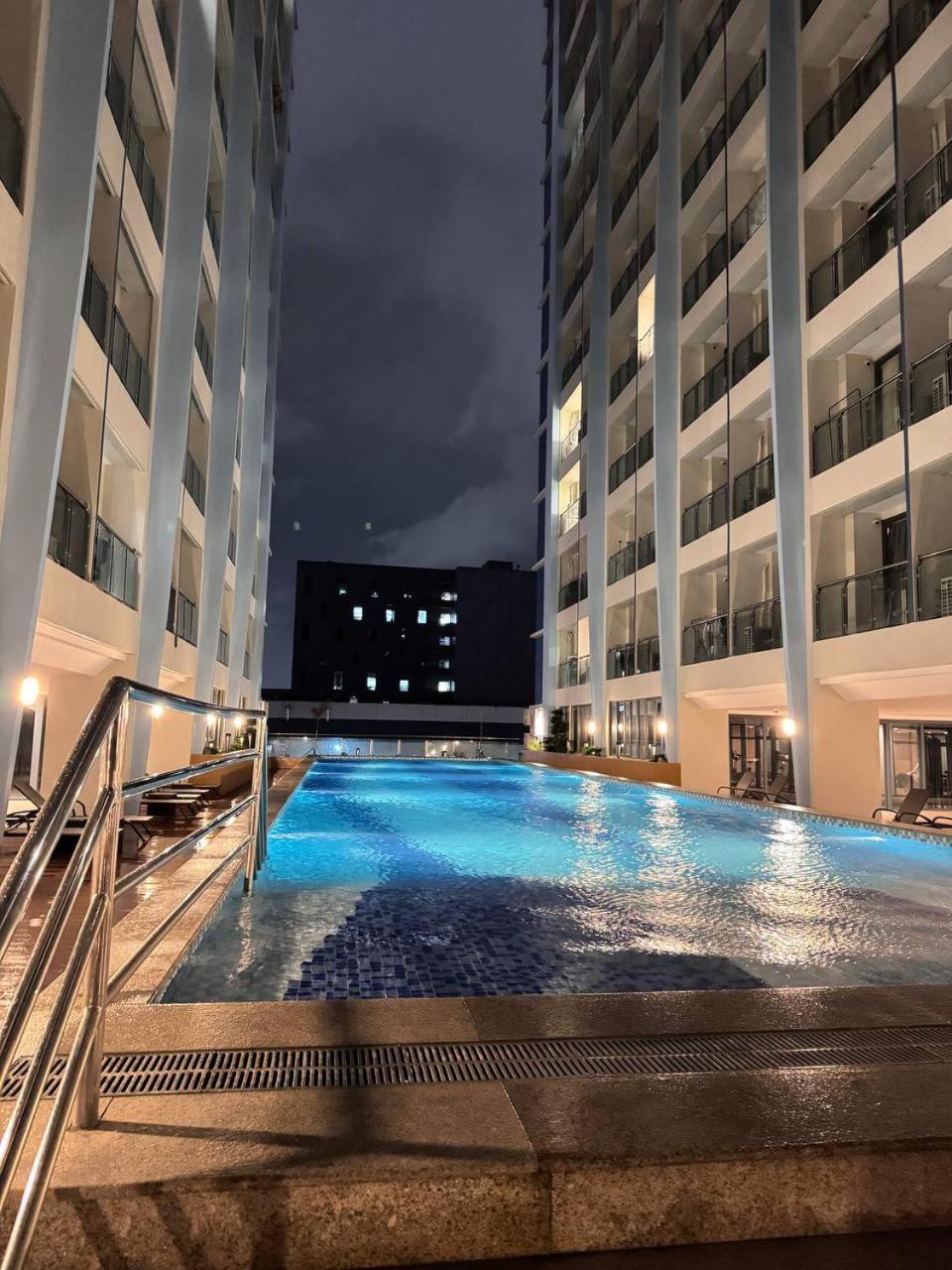 L Condotel Paranaque City Eksteriør bilde