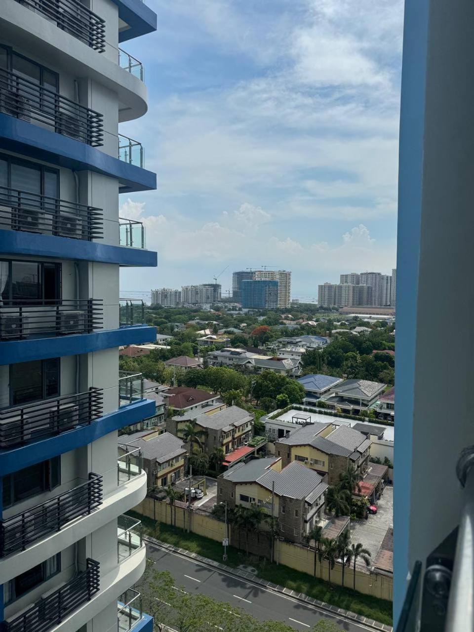 L Condotel Paranaque City Eksteriør bilde