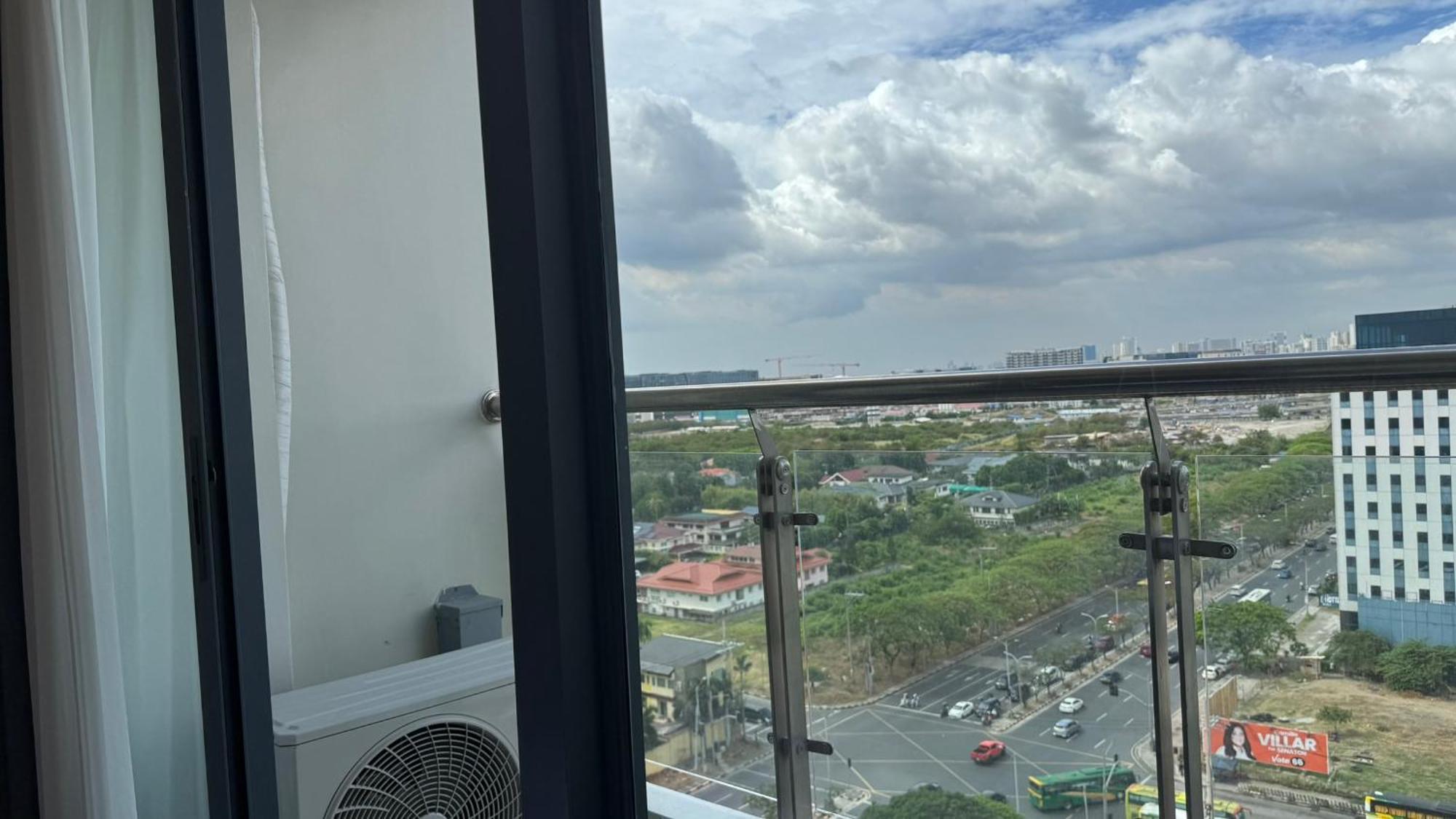 L Condotel Paranaque City Eksteriør bilde